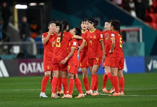 近日，饰演猪八戒的吴孟达和沙师弟的江约诚，时隔多年后竟然合体横店再演西游，消息一出，令不少影迷们激动不已
